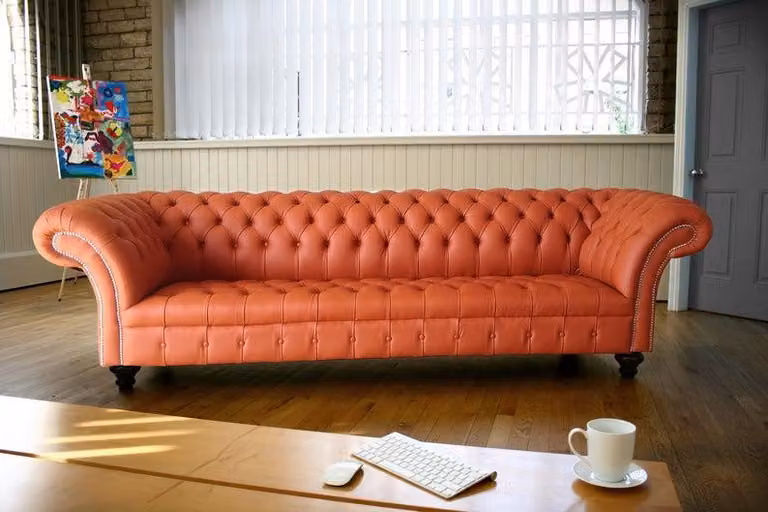 Chesterfield Orange Couch Sofa Polster 4 Sitzer Couchen Sitz Garnitur Sofas
