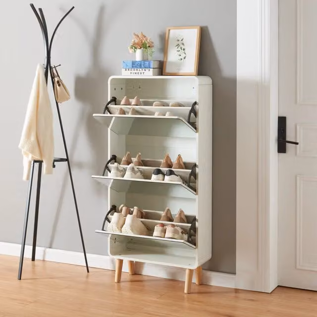 Scarpiera Aure en.casa con ante a specchio e 3 contenitori ribaltabili, Bianco lucido, L: 134 cm, P: 63 cm, H: 23,5 cm