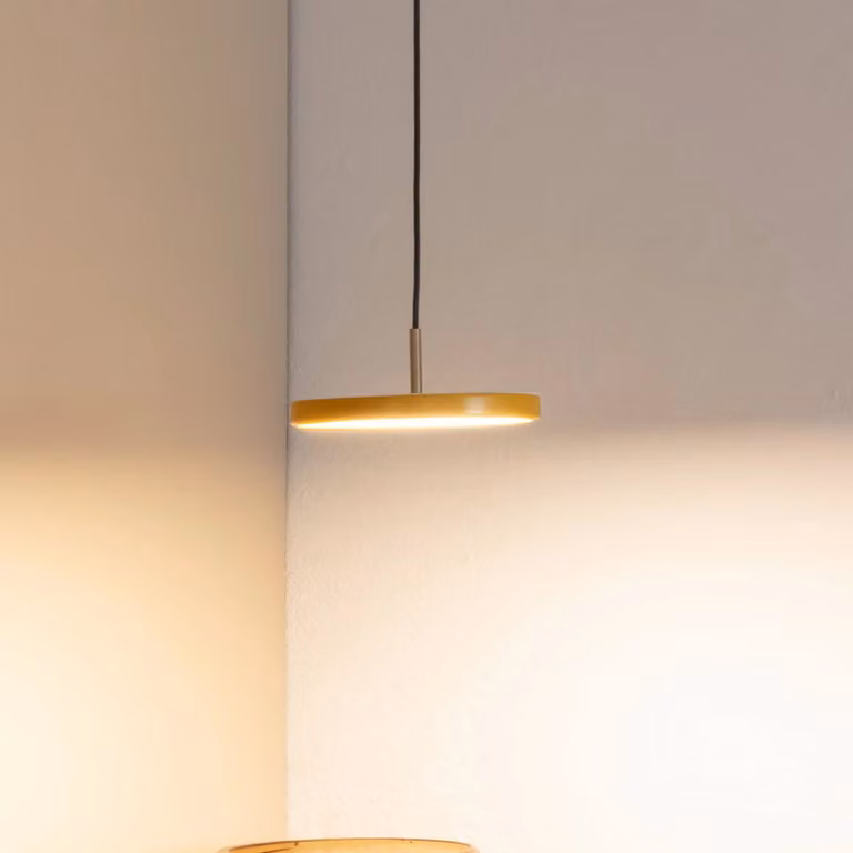 UMAGE Lampada a sospensione Asteria Micro V2, dimmerabile, Giallo / Arancione, Soggiorno / Sala da pranzo, Alluminio, Scandinavo, Lampada a sospensione
