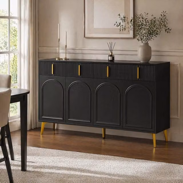 Credenza moderna FOLYNA ARREDO FUNZIONALE in MDF nera con 4 ante, 4 cassetti e dettagli dorati L/P/H: 140 x 38 x 82 cm
