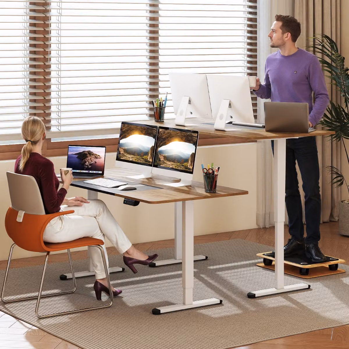 Scrivania elettrica regolabile in altezza Costway per ufficio e casa, modello moderno con memoria delle altezze, colore beige