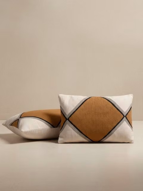 Set di 2 cuscini rettangolari con motivo grafico Kenay Home, colore senape, L 40 cm x P 60 cm