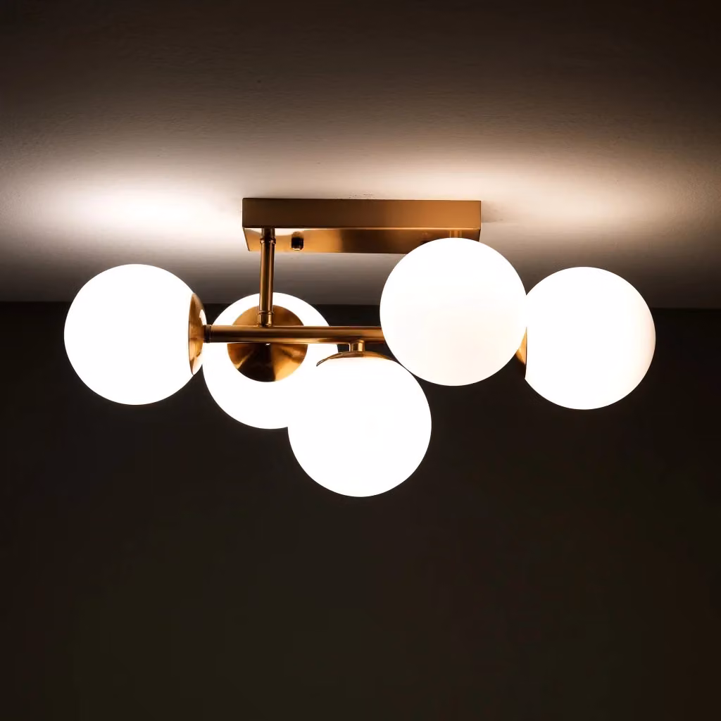 Lampadario a soffitto moderno ORESTELUCHETTA con 5 sfere in vetro e metallo color ottone e bianco, L: 50 cm, P: 27 cm, H: 24 cm – 2