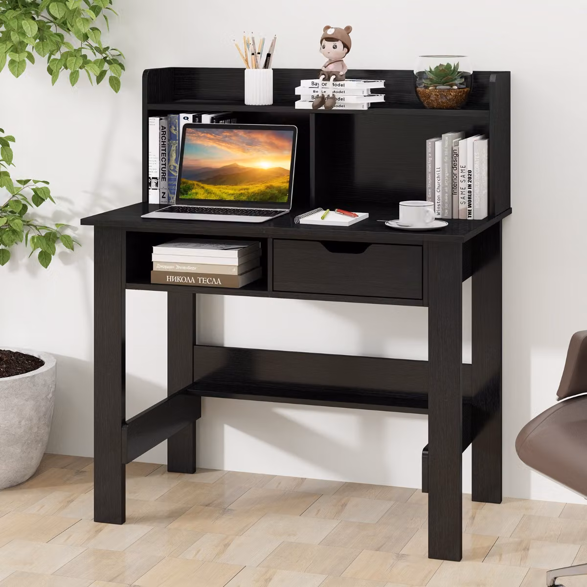 Scrivania per computer moderna Costway con prese di corrente e porte USB e Tipo C, piano in MDF laminato nero per home office