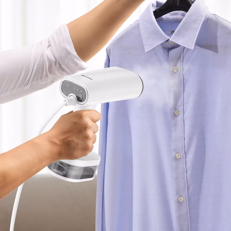 Stiratore a vapore verticale Tectake con 4 modalità e adattatore per bottiglie, 1640 W, 370 ml, bianco