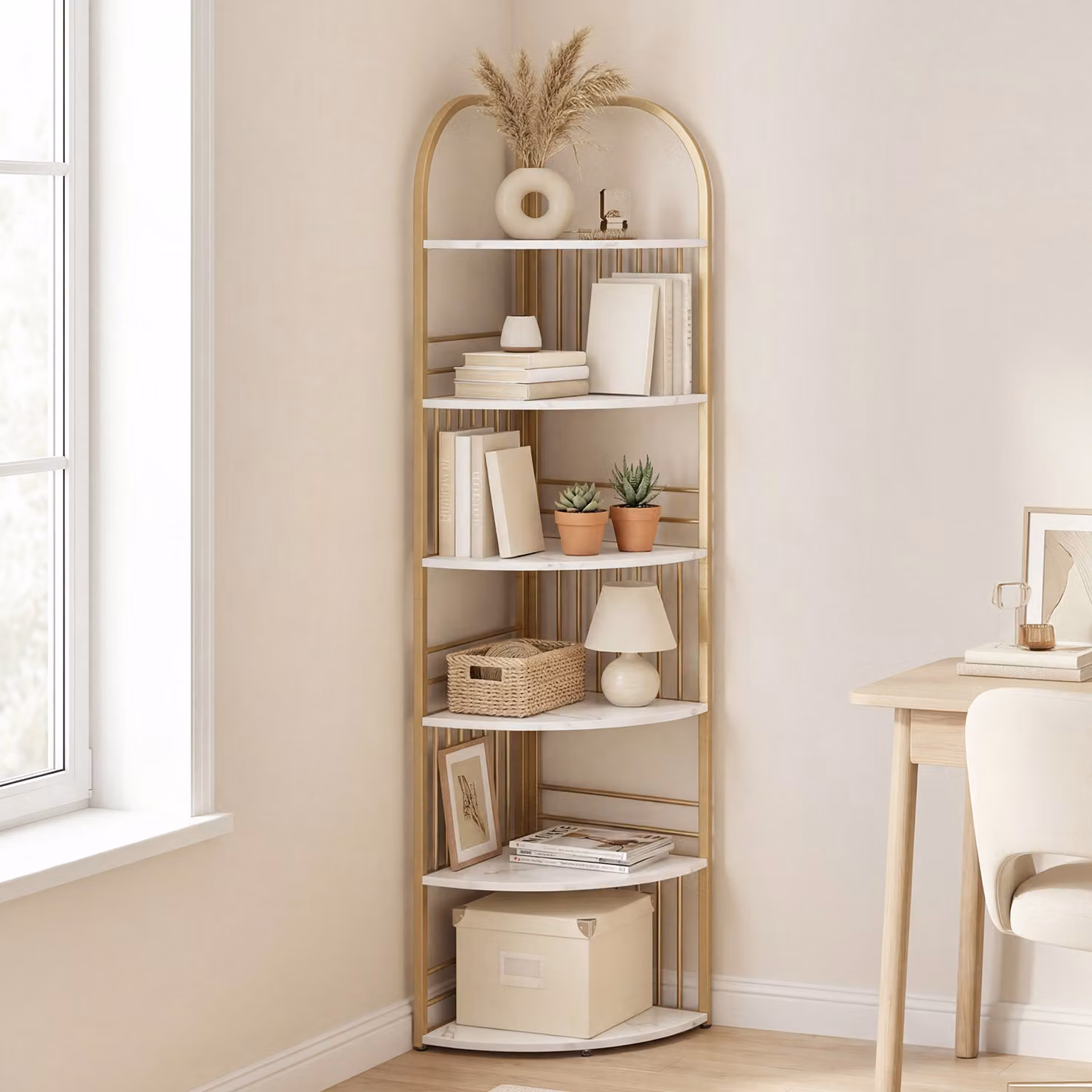 Scaffale angolare Costway con 6 ripiani in metallo, Espositore verticale moderno bianco e oro per soggiorno, camera da letto o ufficio