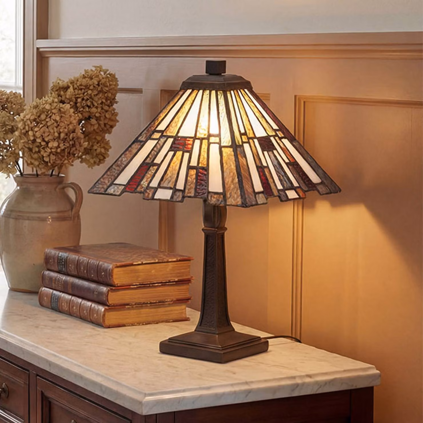 QUOIZEL Lampada da tavolo Inglenook, Bronzo / Ottone antico, Soggiorno / Sala da pranzo, Metallo, Tiffany, Lampada da tavolo