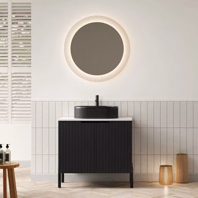 Mobile lavabo da bagno 76 cm, piano in pietra sinterizzata Carrara bianca, lavandino ovale in ceramica a righe nere, mobile a righe con doppie ante, nero