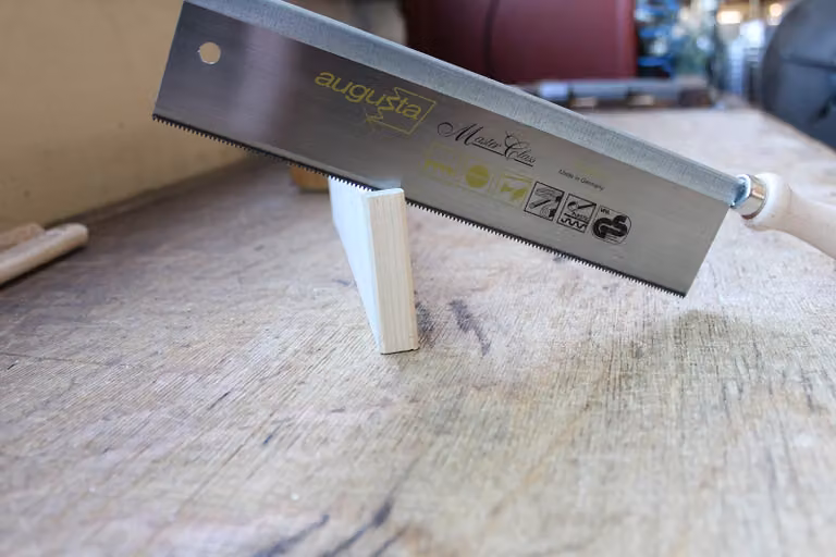 Augusta Sega fine, 250 mm per tagli obliqui su listelli e modanature