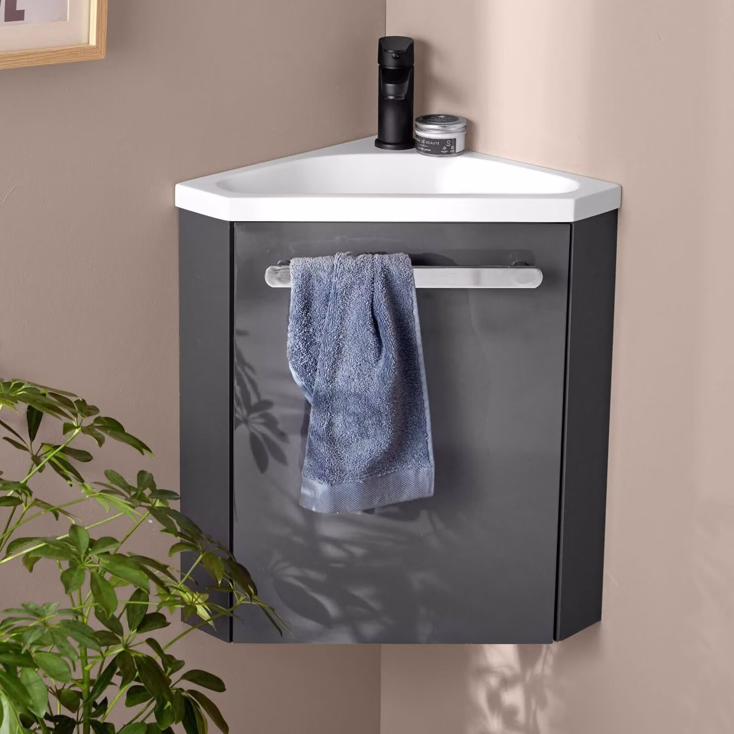 Gruppo lavabo angolare sospeso SKINO con rubinetto nero