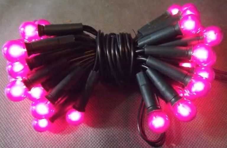 Set di 50 luci globulari perla viola su cavo verde di 3 m per uso interno 220V-240V
