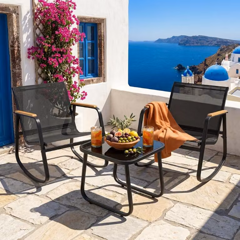 Set per balcone BEALIFE WR218, composto da 3 pezzi: tavolo da giardino, 2 poltrone a dondolo in mesh e tavolo in vetro. Ideale per terrazza e balcone. Colore: nero/grigio chiaro