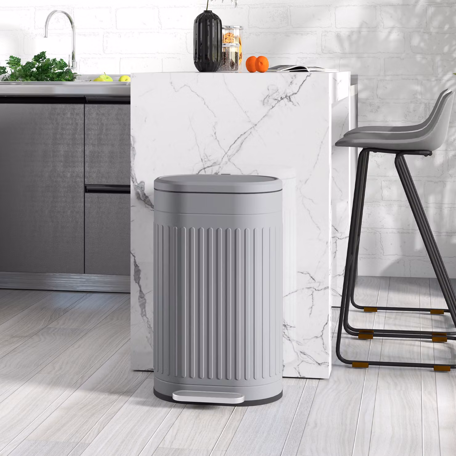 Cestino a pedale HOMCOM da 30L con coperchio soft-close e secchio interno estraibile, grigio, L: 36,5 cm, P: 31,2 cm, H: 60,8 cm – 2