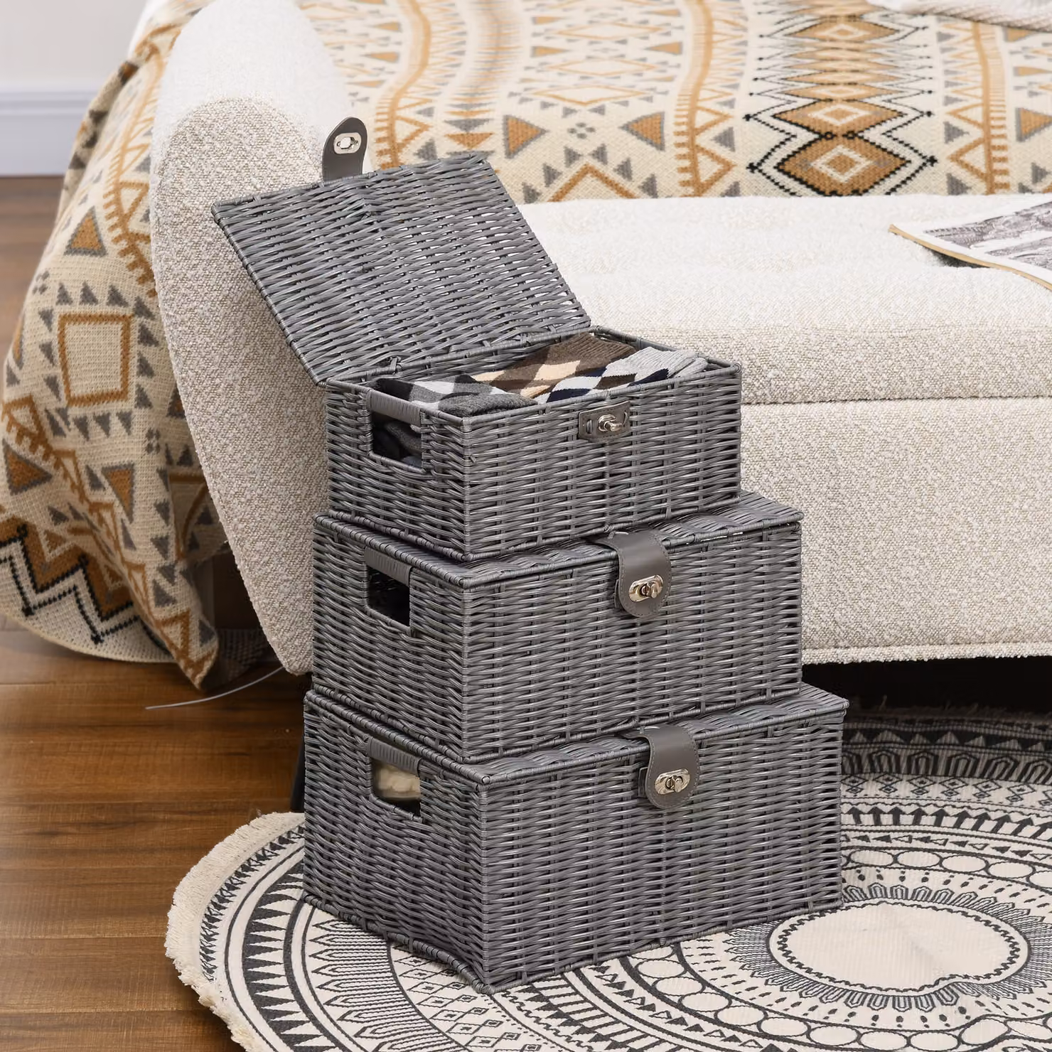 Set di 3 cesti in rattan e plastica con coperchio HOMCOM, colore grigio, soluzione versatile per l'ordine della casa – 2