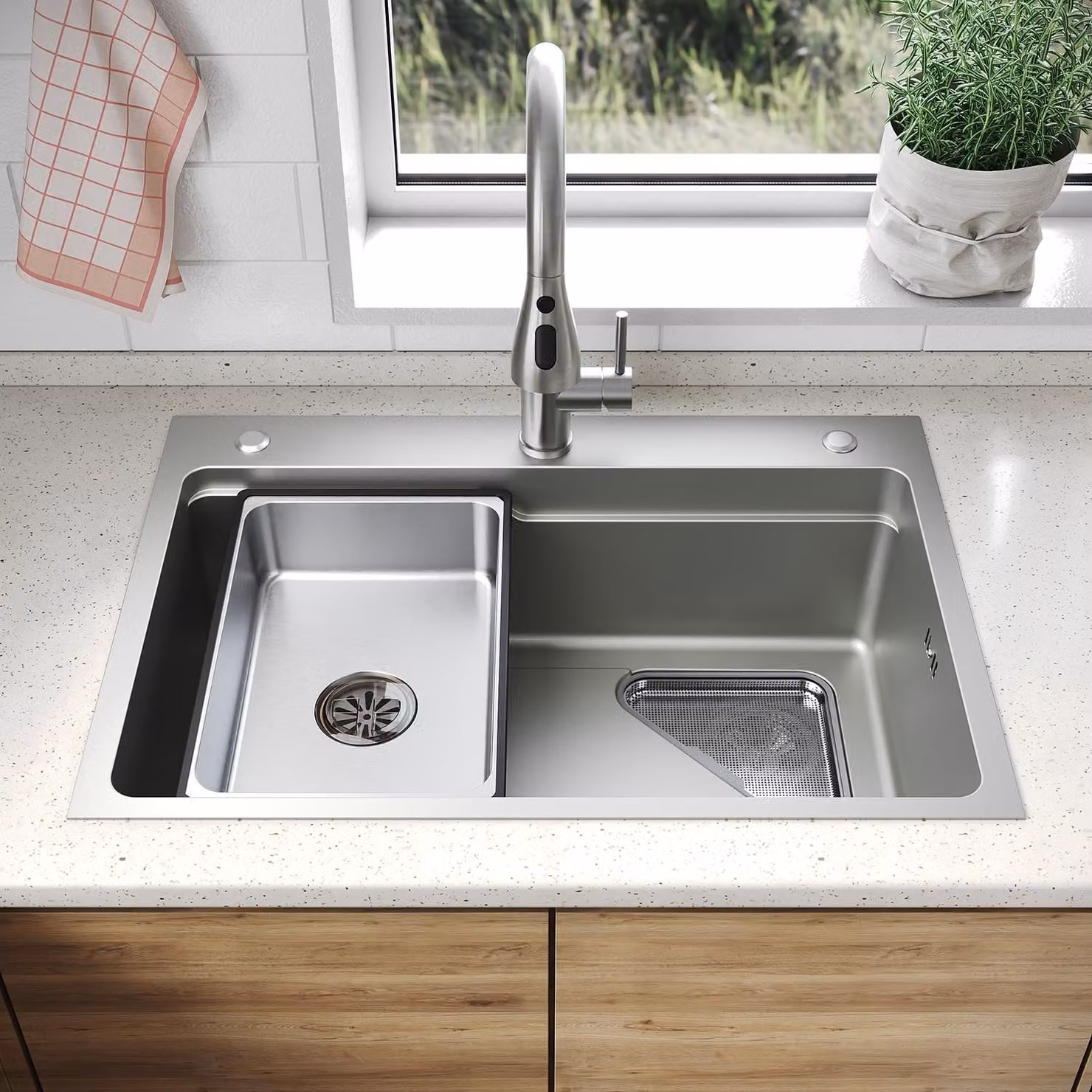 SONNI: Lavello quadrato con ampio piano di appoggio, dimensioni 70 x 48 x 24 cm, trattamento Nano-Argento, griglia triangolare, scarico con cestello, rubinetto