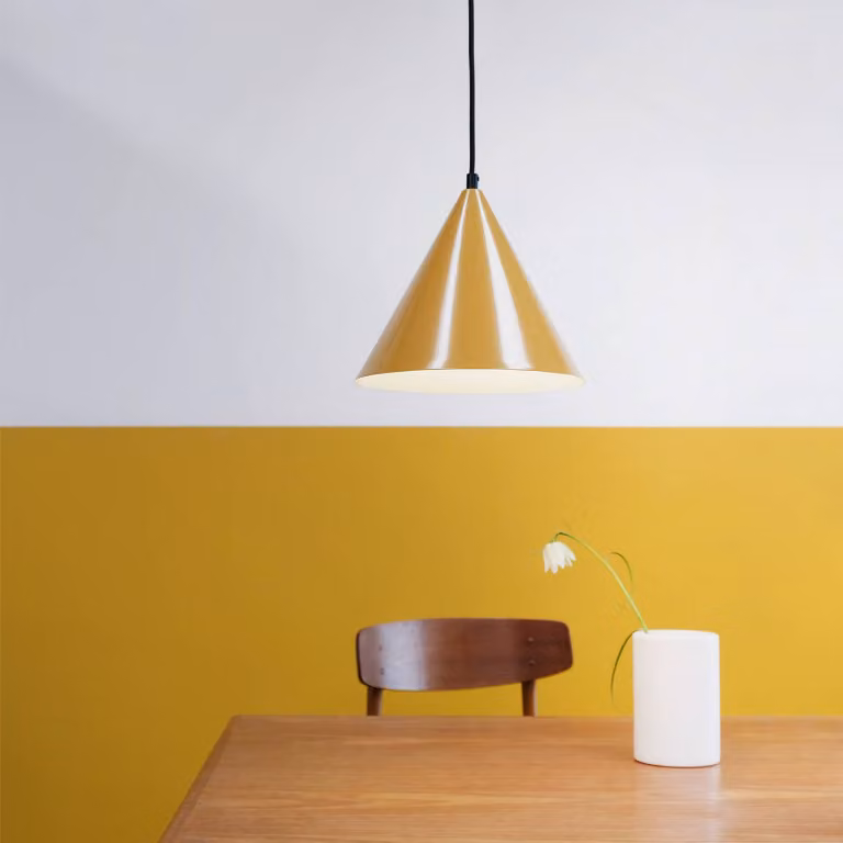 Dyberg Larsen Lampada a sospensione Ron, dimmerabile, Giallo / Arancione, Soggiorno / Sala da pranzo, Metallo, Scandinavo, Lampada a sospensione