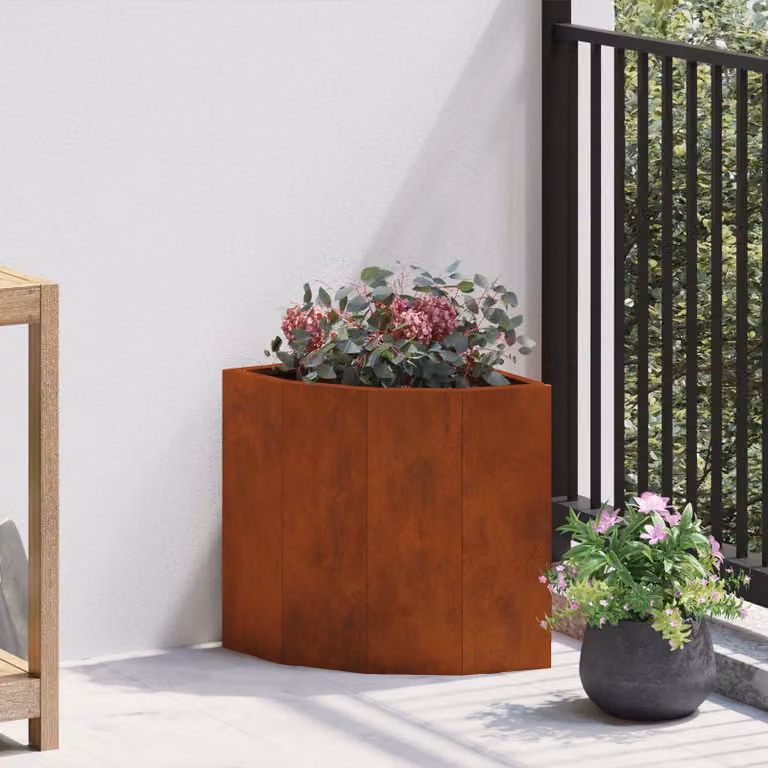 Vaso d'angolo vidaXL in acciaio corten color marrone L/P/H: 30 x 30 x 35 cm