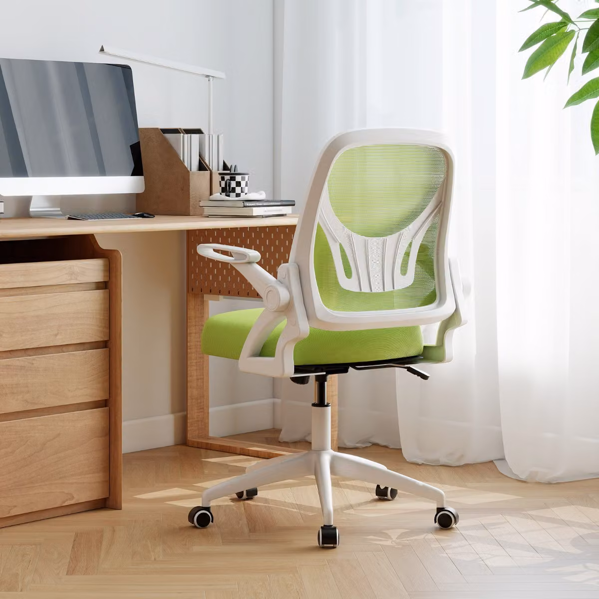 Sedia da scrivania ergonomica Costway Verde con braccioli e base girevole per ufficio o casa