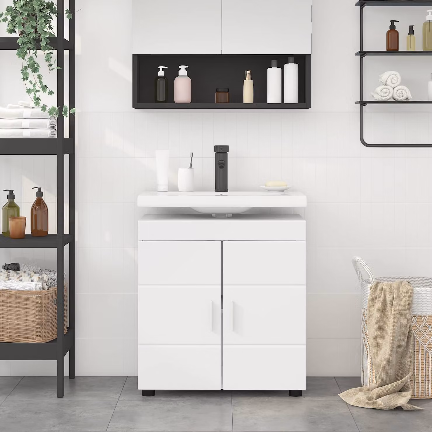 Set di armadi da bagno vidaXL TULUM bianchi in legno MDF con ante a battente e ripiani interni L/P/H: 60 x 34 x 63 cm