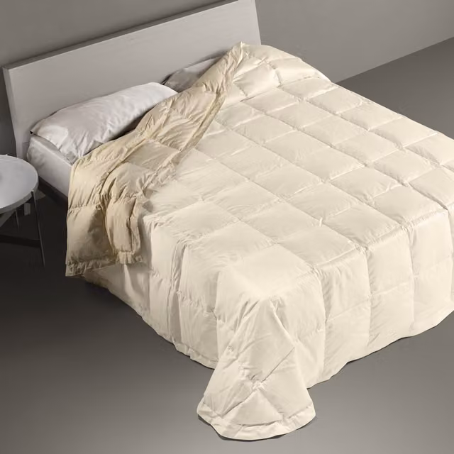 Trapunta in piuma DaunenStep con fantasia geometrica beige, traspirante e termoregolatrice per l'inverno