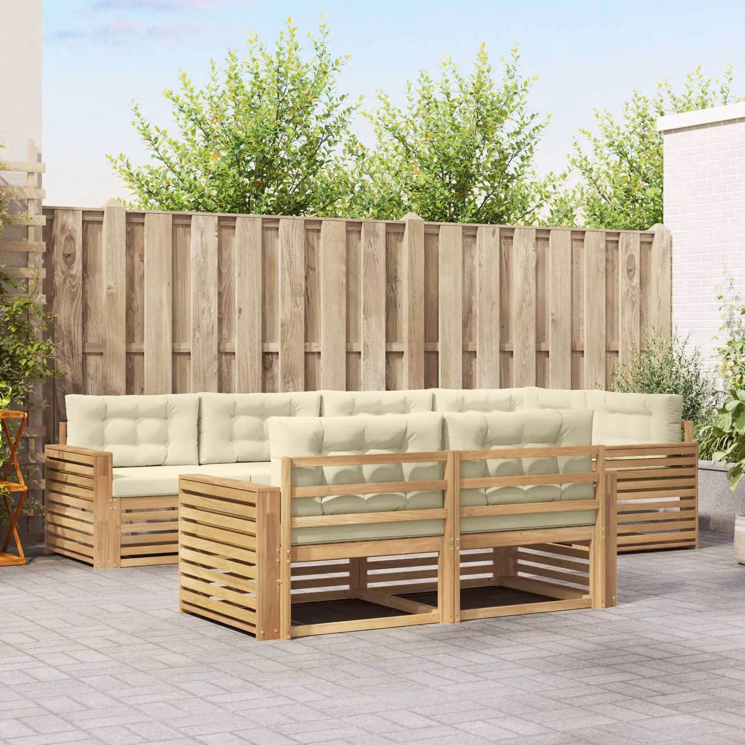 Set di divani da esterno vidaXL a forma di L composto da 7 pezzi in legno di acacia con cuscini in poliestere bianco e beige