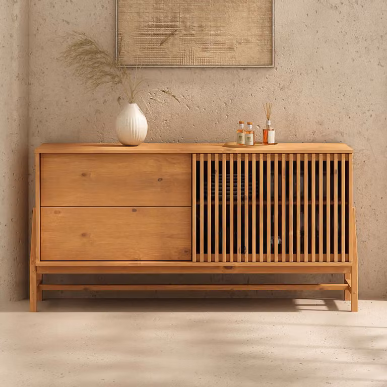 Credenza ADAMO 145 cm in legno massiccio, finitura rovere - cassettiera con suggestiva anta scorrevole a persiana, mobile da soggiorno con 2 cassetti, credenza con ripiano regolabile