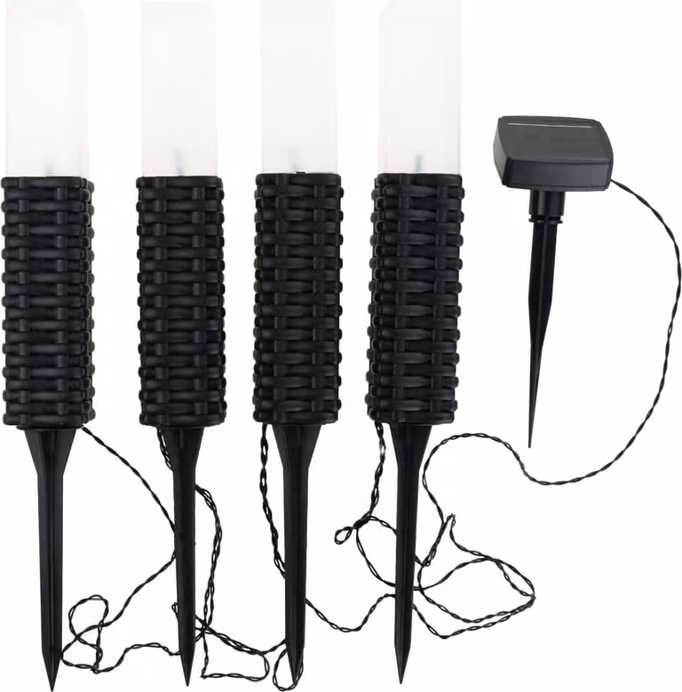 Lampada da giardino solare Rattan ha portato luci 4Pcs Pole Powered pannello solare