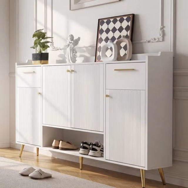 Armadio porta scarpe Zephmum bianco con 4 ante e 2 cassetti interni e piedini in metallo L: 130 cm, P: 37 cm, H: 100 cm