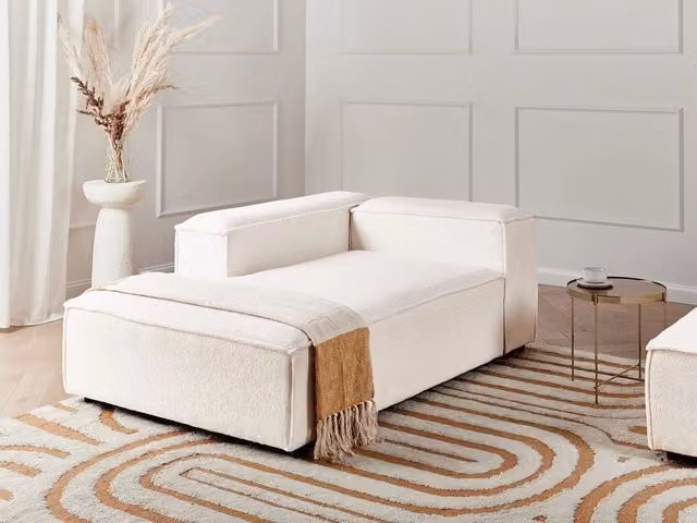 Chaise Lounge BELIANI lato destro in tessuto bouclé bianco con struttura in legno, stile moderno per soggiorno L/P/H: 180 x 119 x 68 cm – 1