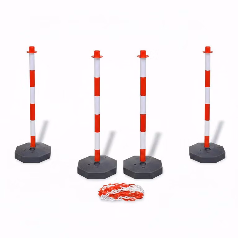 4 pali di delimitazione flessibili con catena di delimitazione da 10 metri