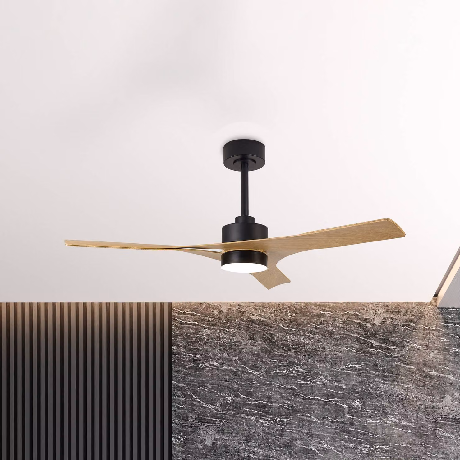 Mantra Iluminación Ventilatore da soffitto LED in legno thailandese con motore a corrente Thai, dimmerabile, Legno chiaro, Soggiorno / Sala da pranzo, Plastica, Moderno