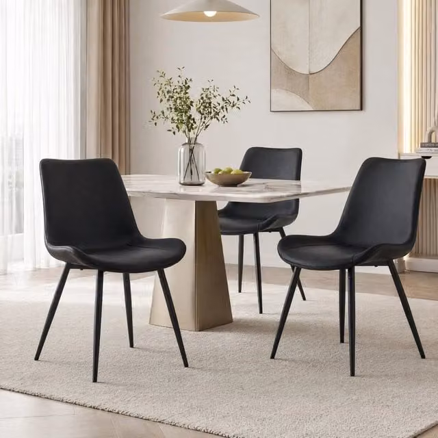Set di 4 sedie da pranzo REDOM moderne in ecopelle e metallo nero, H 75,5 x L 59 x P 50,5 cm