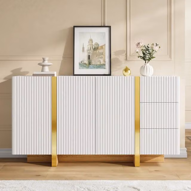 Credenza con 3 ante e 3 cassetti, frontali scanalati e finiture dorate, per soggiorno, bianca, 140 × 36 × 75 cm