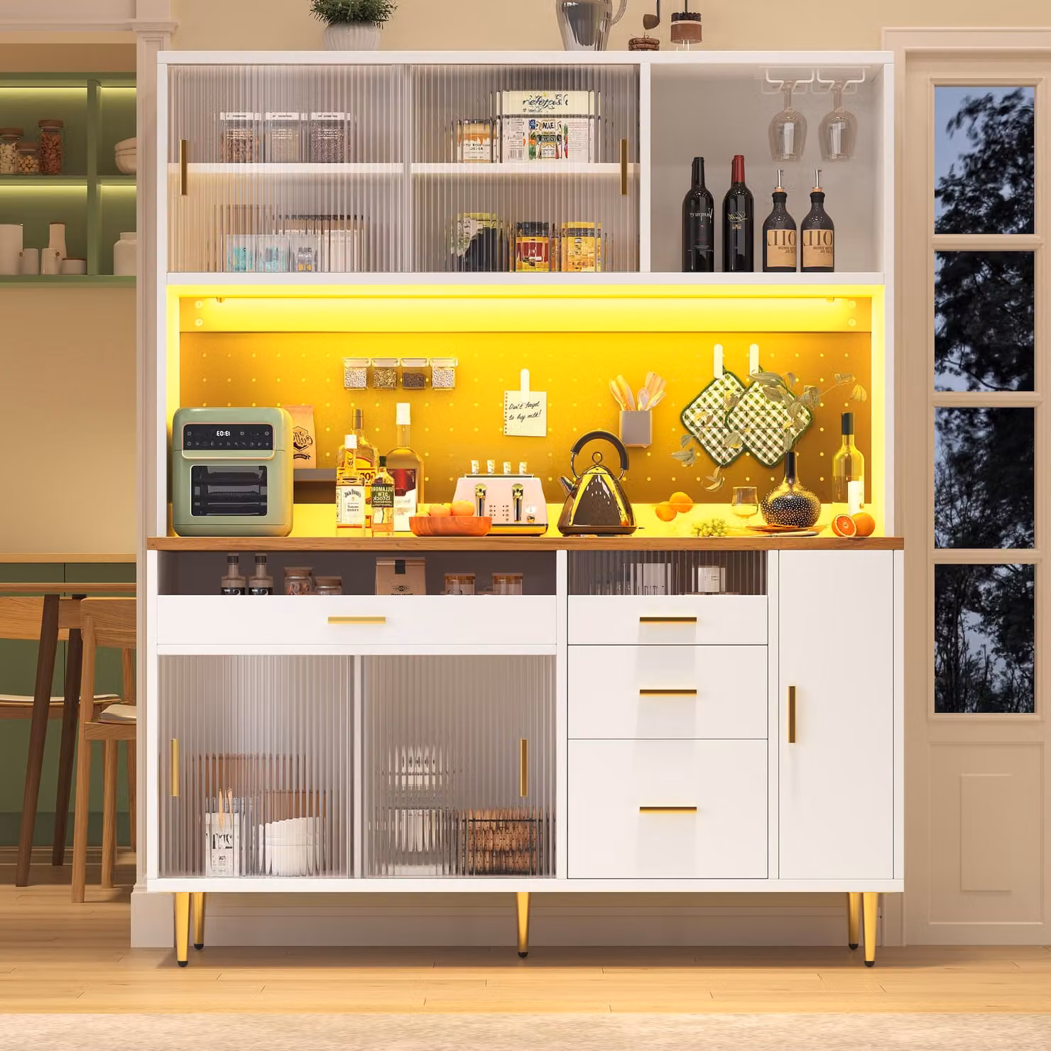 Mobile alto da cucina Fliek con LED, credenza da cucina Mobile da cucina con ripiani forati e portabicchieri, credenza alta 145x39x171 cm, bianco