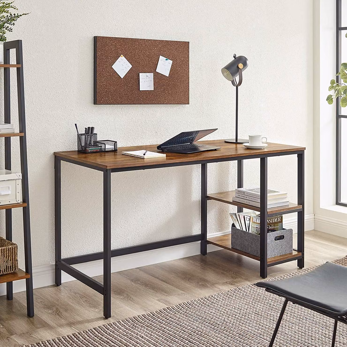 Scrivania VASAGLE con 2 ripiani, scrivania per computer 140 x 75 x 60 cm, tavolo da lavoro LWD55X