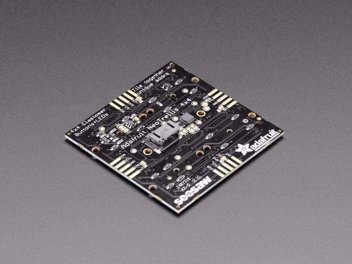 Adafruit NeoTrellis RGB PCB per tastierino 4x4