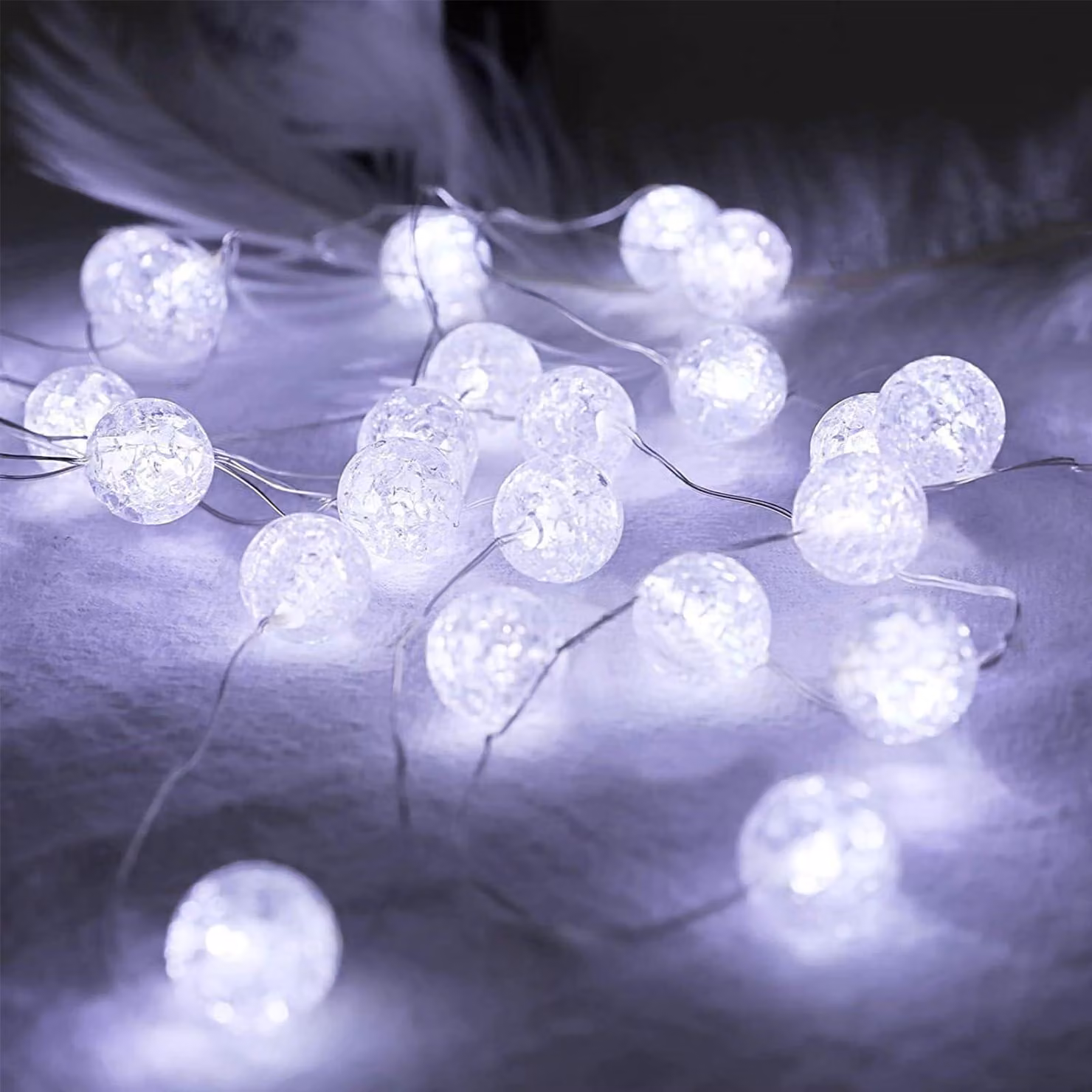 Catena luminosa a LED con sfera di cristallo, lunghezza 3 metri, 30 luci, alimentazione a batteria, colore bianco