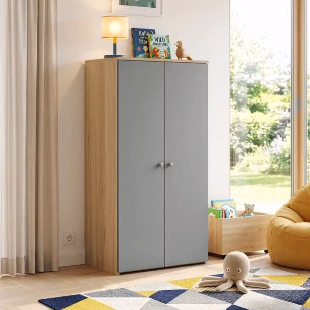 Armadio Beldinupp en.casa per cameretta a 2 ante con chiusura soft close, Effetto Rovere e Grigio, H 123 x L 60 x P 40 cm – 1