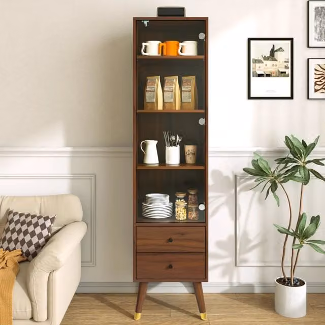Vetrina Mivray con ante in vetro, ripiani interni e 2 cassetti in MDF color noce per soggiorno, stile mid-century