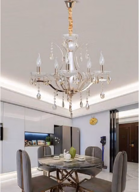 Lampadario a sospensione classico Trade Shop con 5 bracci ed effetto cristallo, finitura oro e bianco, attacco E14 – 1