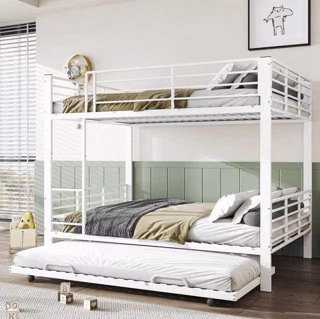 Letto a castello triplo con letto estraibile 205x145x170 cm in metallo bianco opaco