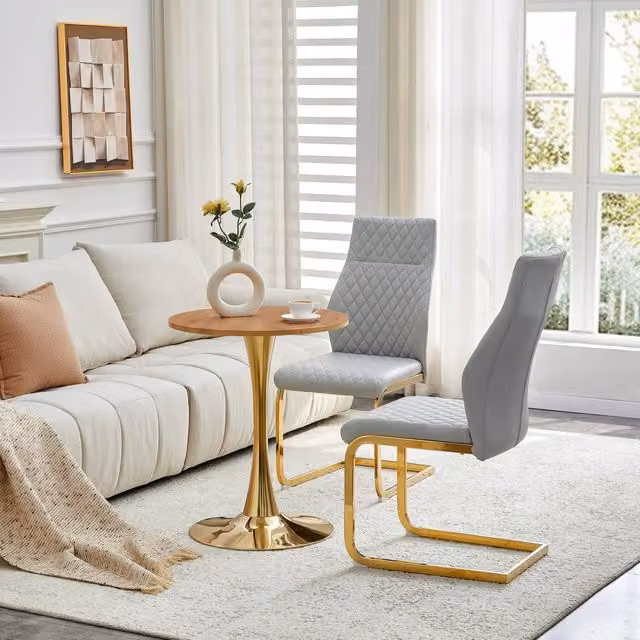Set tavolo e sedie: tavolo rotondo 60 cm in MDF con venatura legno e base oro, con 2 sedie da pranzo grigio chiaro a rombi con struttura metallo oro