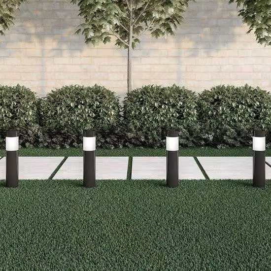 Set di 4 luci solari da esterno – Resistenti all'acqua – Acciaio inossidabile, 15 cm – Modello a pilastro – Con LED – Ideali per giardino, vialetti e aree esterne – Colore nero