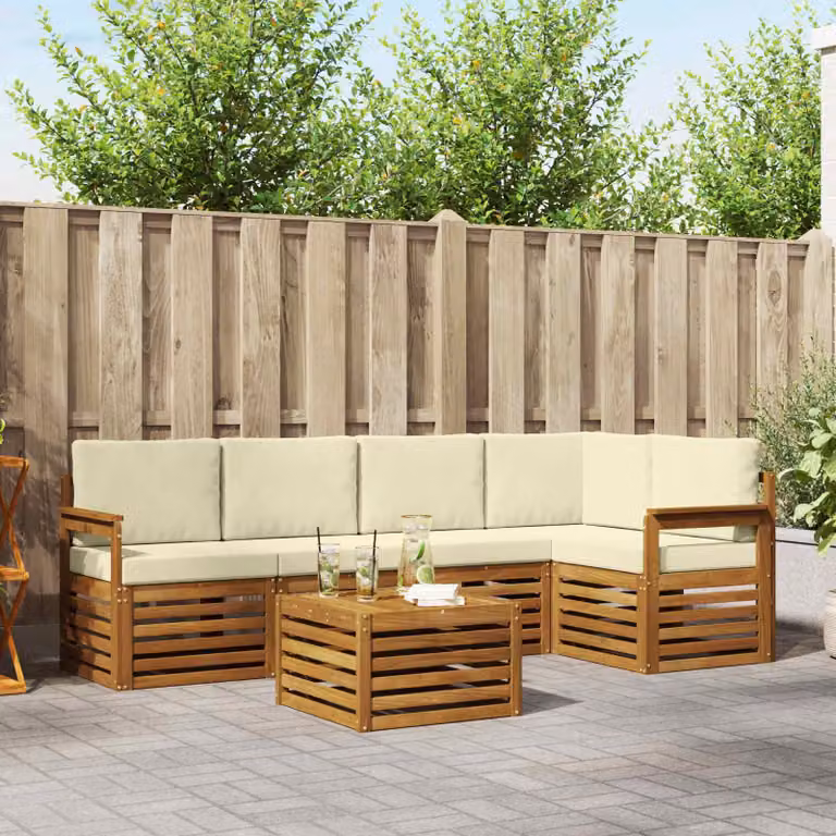 Set di divani da esterno vidaXL 6 pz in legno di acacia con tavolo da caffè e cuscini, colore beige e bianco