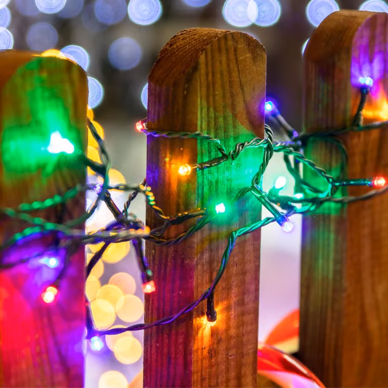 Catena luminosa a LED, 100 LED colorati, lunghezza 5 metri, cavo di alimentazione di 9,9 metri, grado di protezione IP44