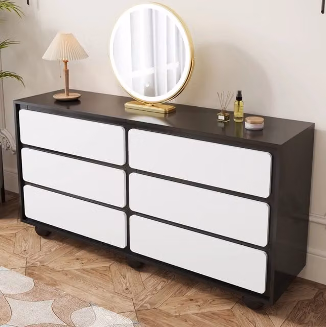 Cassettiera moderna con sei cassetti in finitura lucida bianco e nero con dettagli in metallo