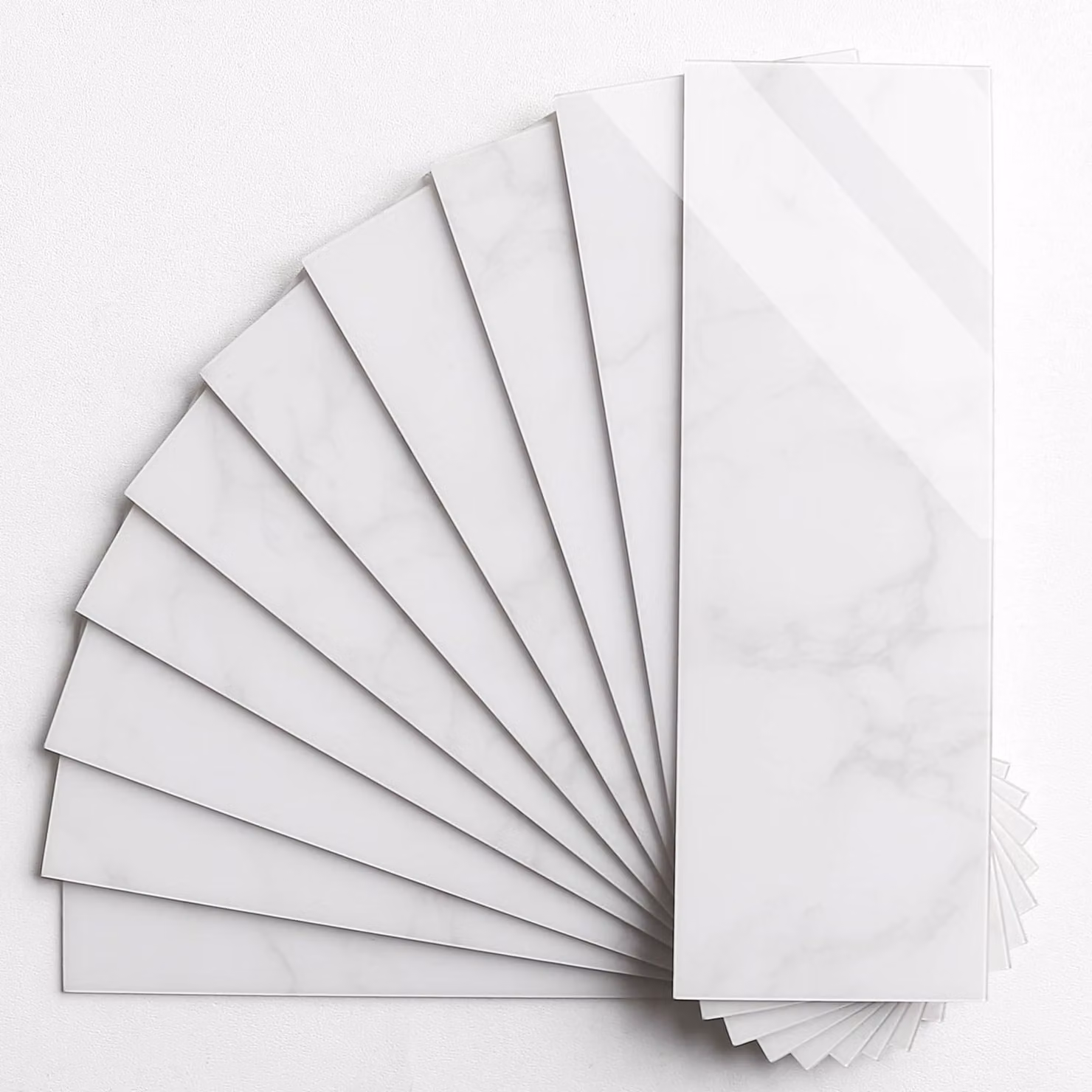 Piastrelle adesive in marmo, colore bianco, confezione da 16 pezzi, dimensioni 29,8 x 9,8 cm