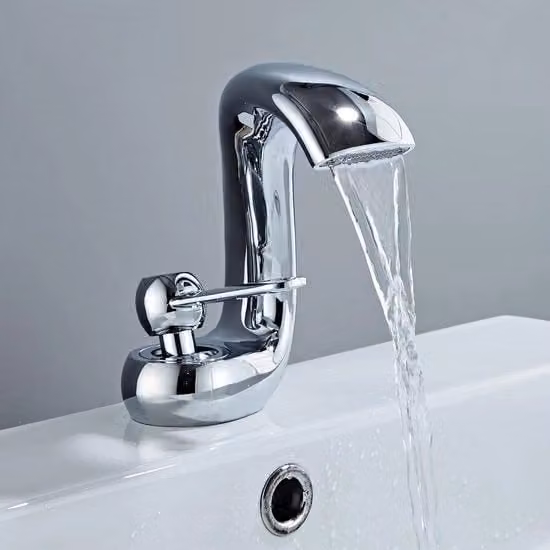 Fonte a pioggia in acciaio inossidabile con maniglia di cromatura e attacco per vasca da bagno - miscelatore a una mano per la stanza da bagno Specifiche tecniche: - Modello: - Materiale: Acciaio inossidabile - Dimensioni: - Colore: Cromatura