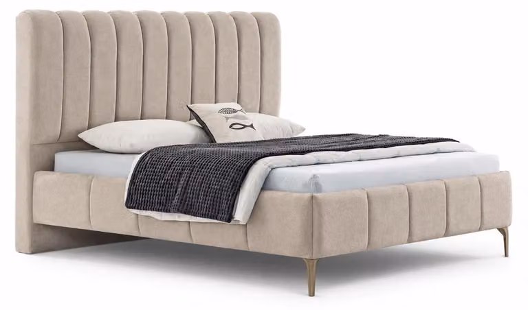 Lussuoso letto imbottito con alta testata, ideale per una camera da letto elegante