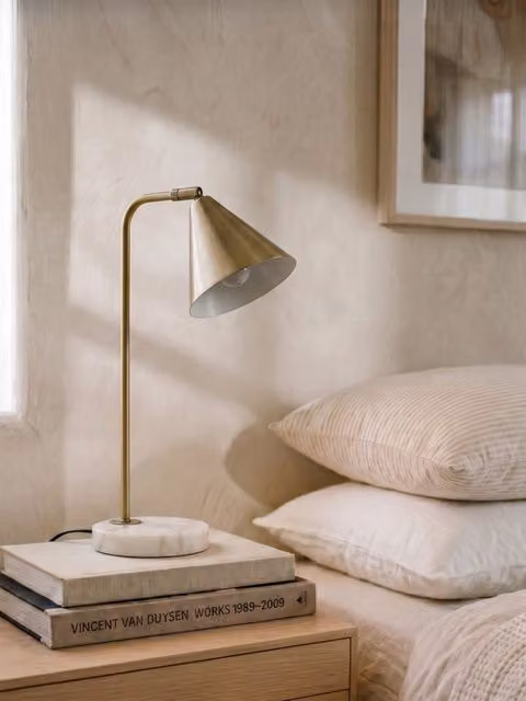 Lampada da tavolo Blen Kenay Home in metallo e marmo, colore bianco e oro/ottone